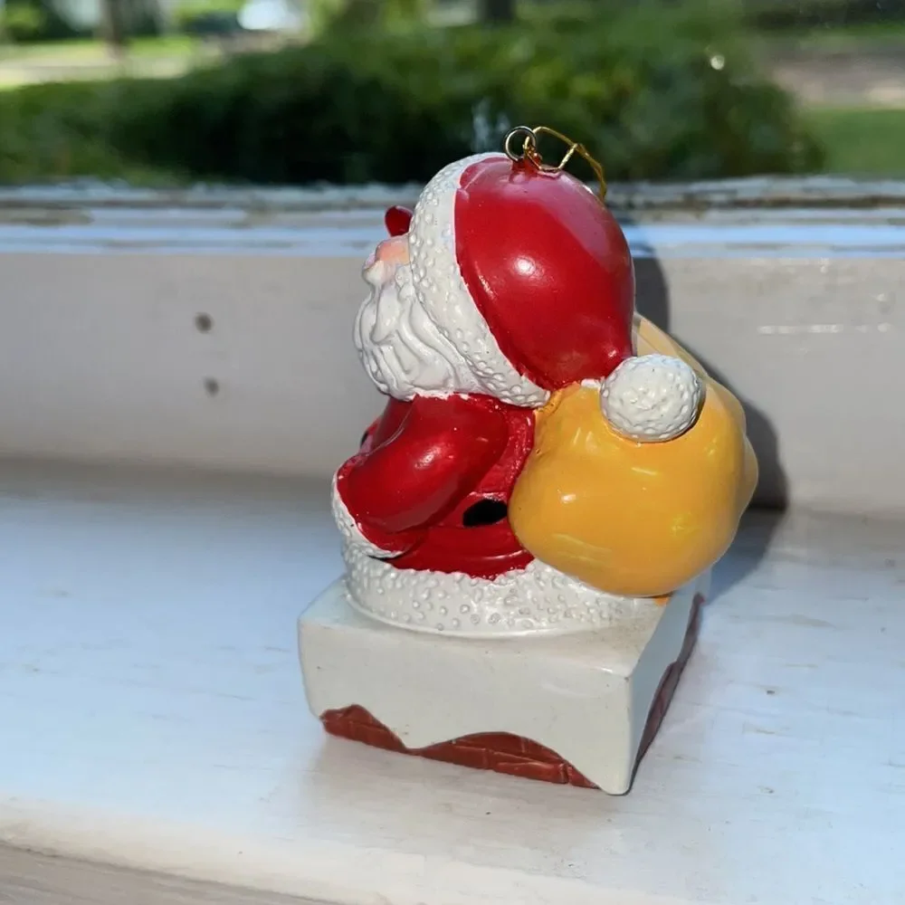 Vintage 1987 Avon Gift‎ Collection Santa Light Up Musical Ornament